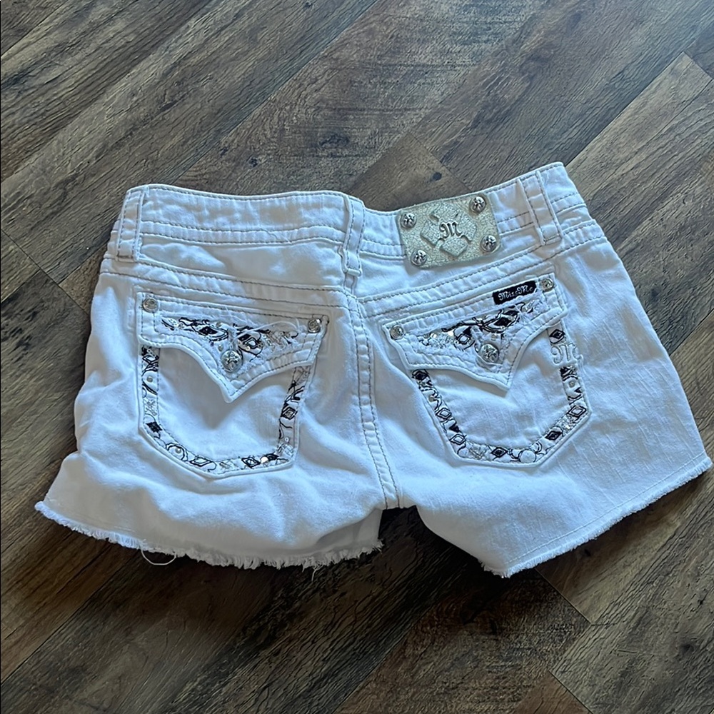 Miss Me White Jean Signature Shorts with Frayed Hem and Distressed Style